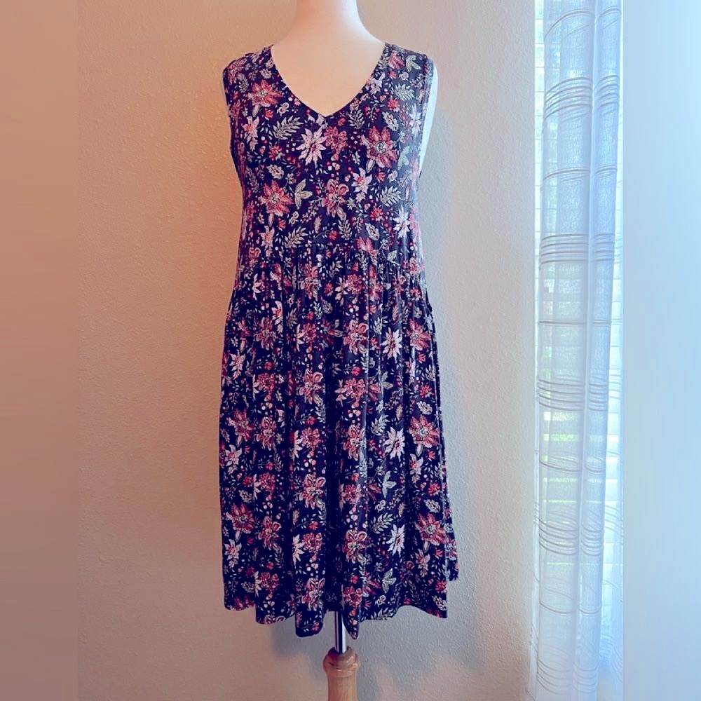 NWT Loft floral dress size small